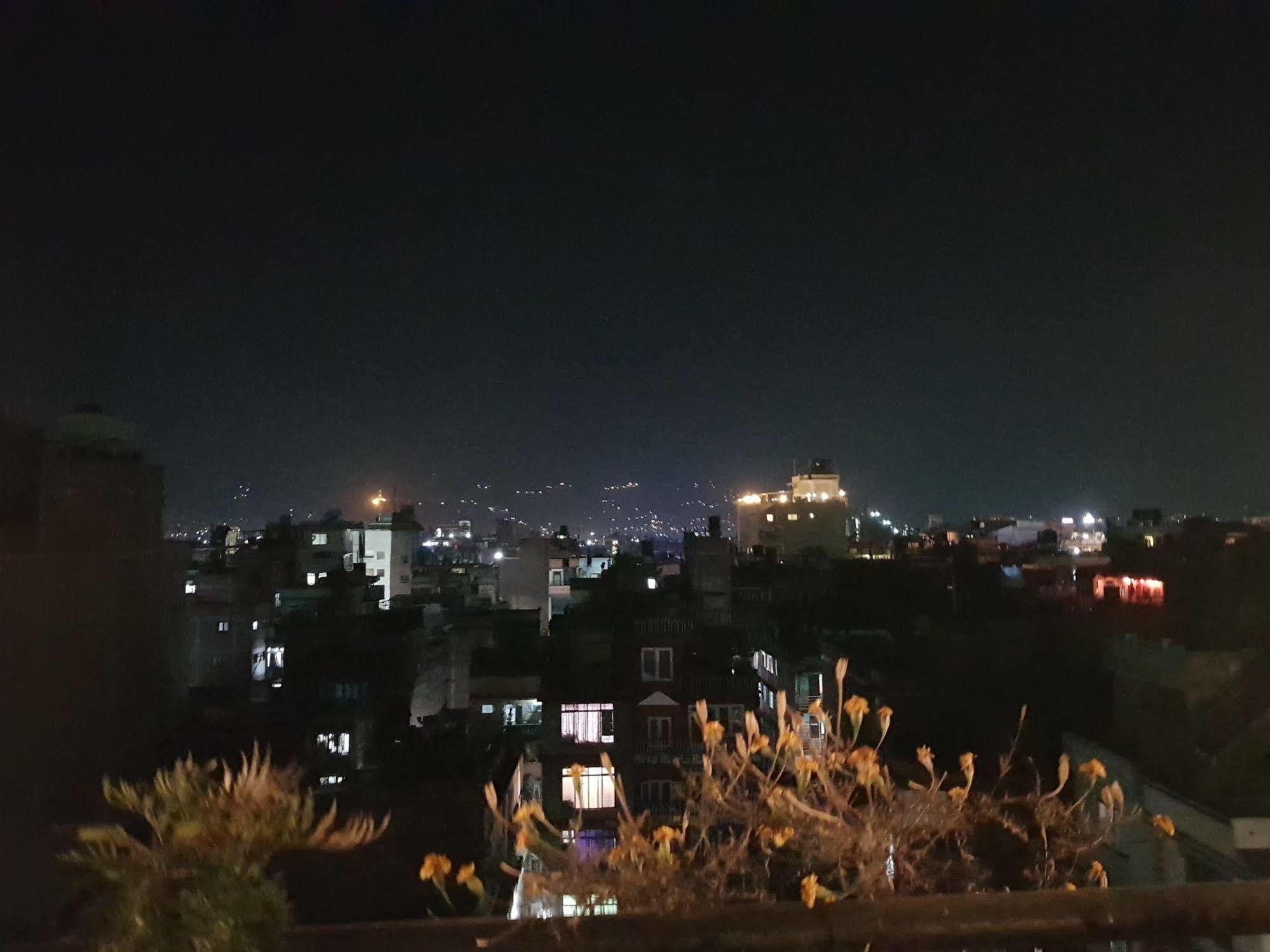 Hotel Lotus Buddha Inn Kathmandu Bagian luar foto