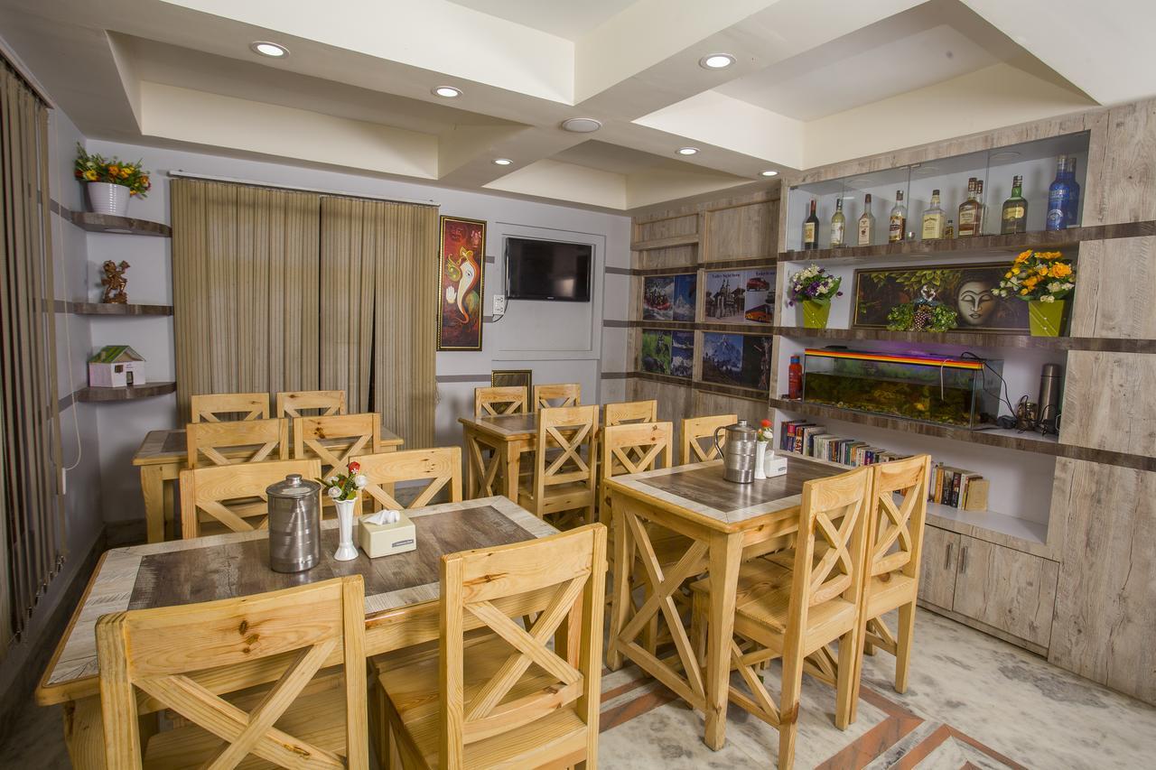 Hotel Lotus Buddha Inn Kathmandu Bagian luar foto